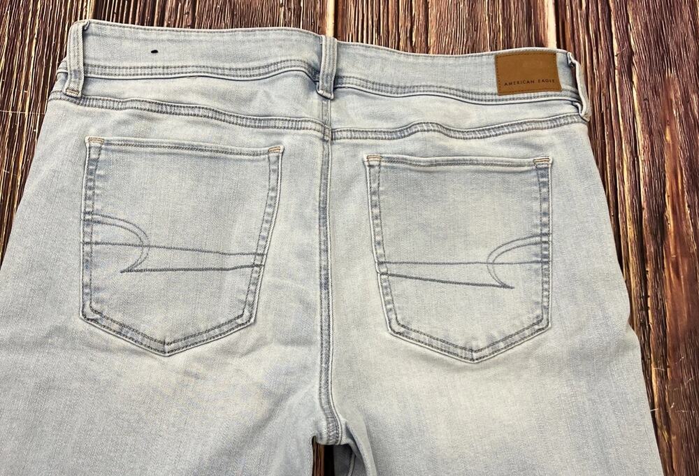 American Eagle 🌺 Kick Boot Light Wash Jeans Womens Size 16 Regular Stretch